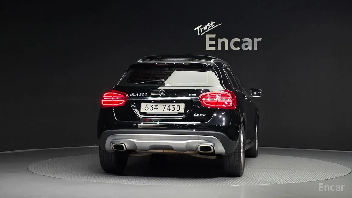 Mercedes-Benz GLA-Class