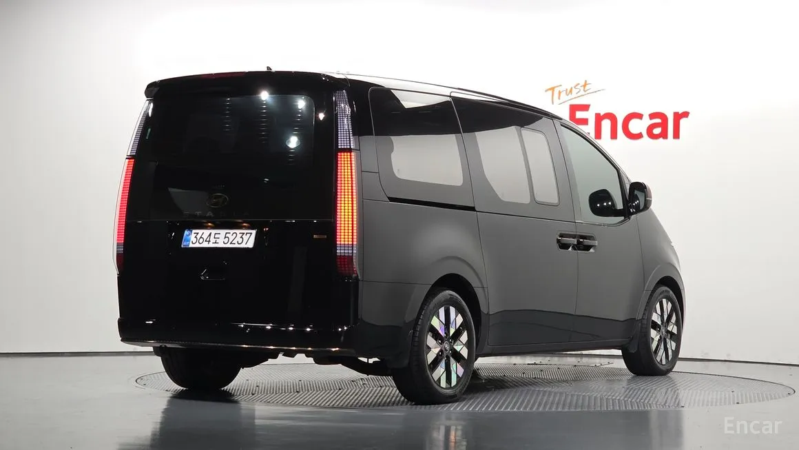Hyundai Staria