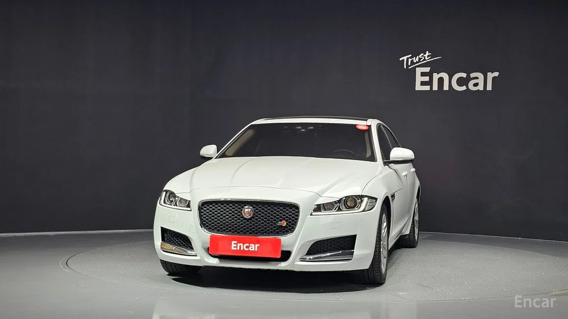 Jaguar XF