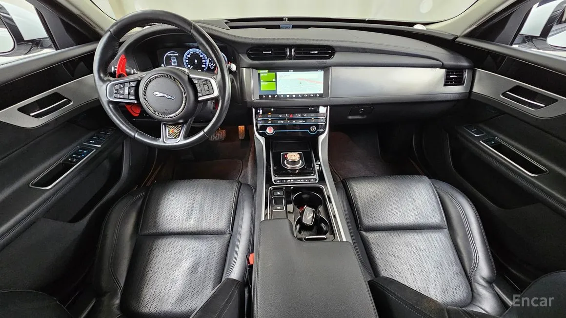 Jaguar XF