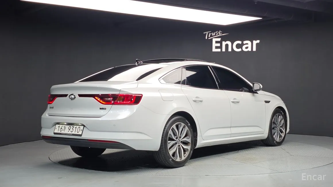 Renault SM6