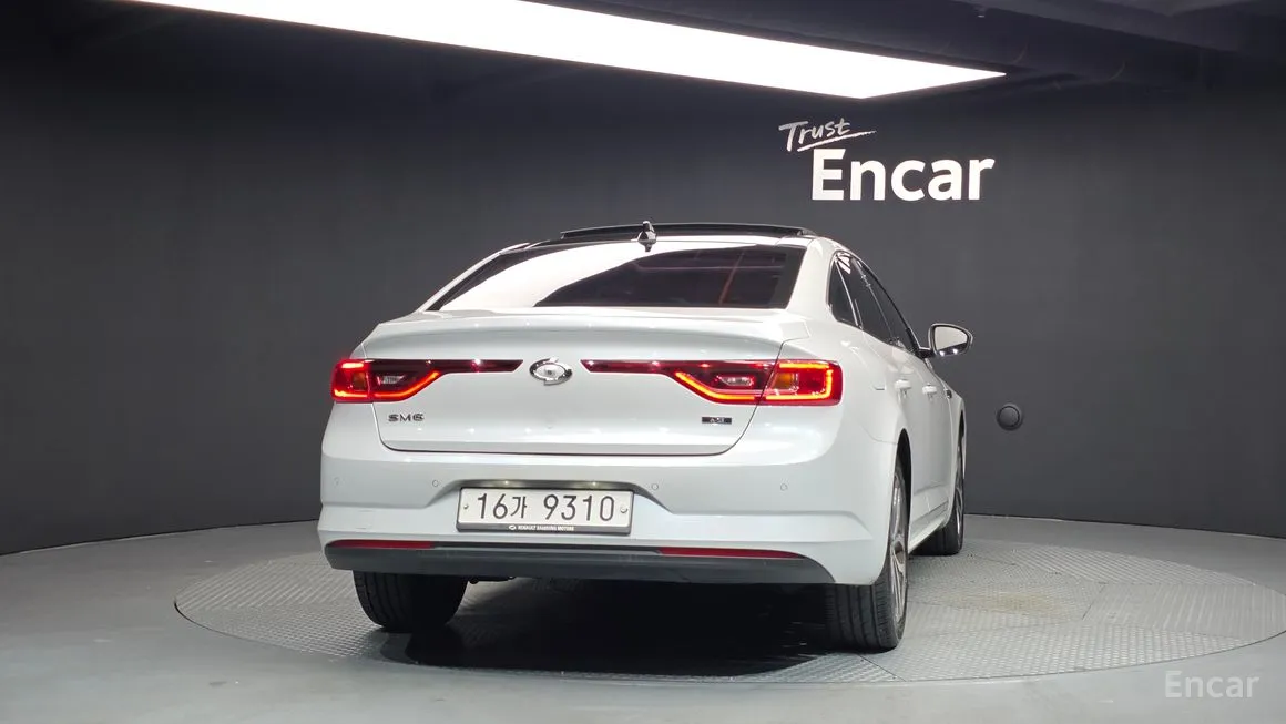 Renault SM6