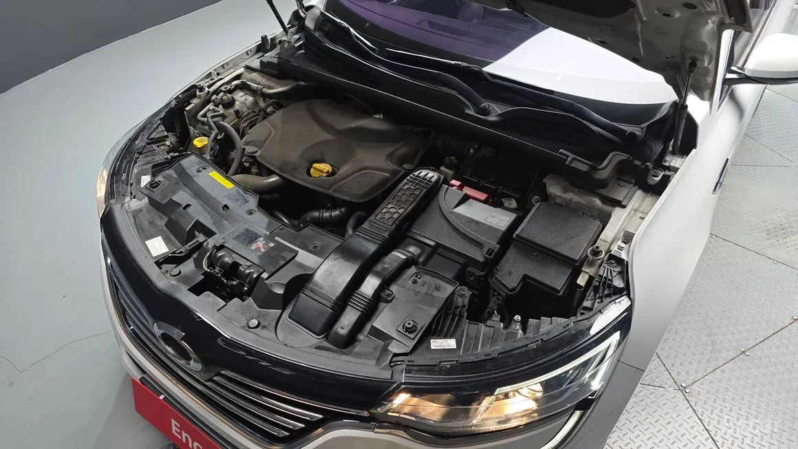 Renault SM6