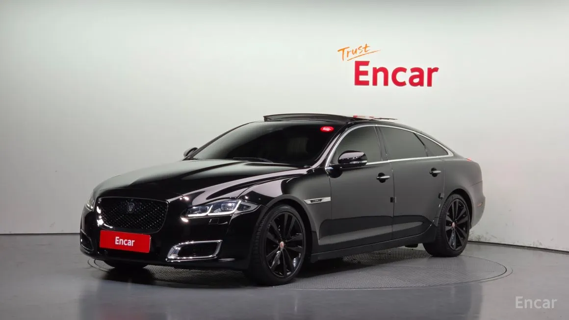 Jaguar XJ