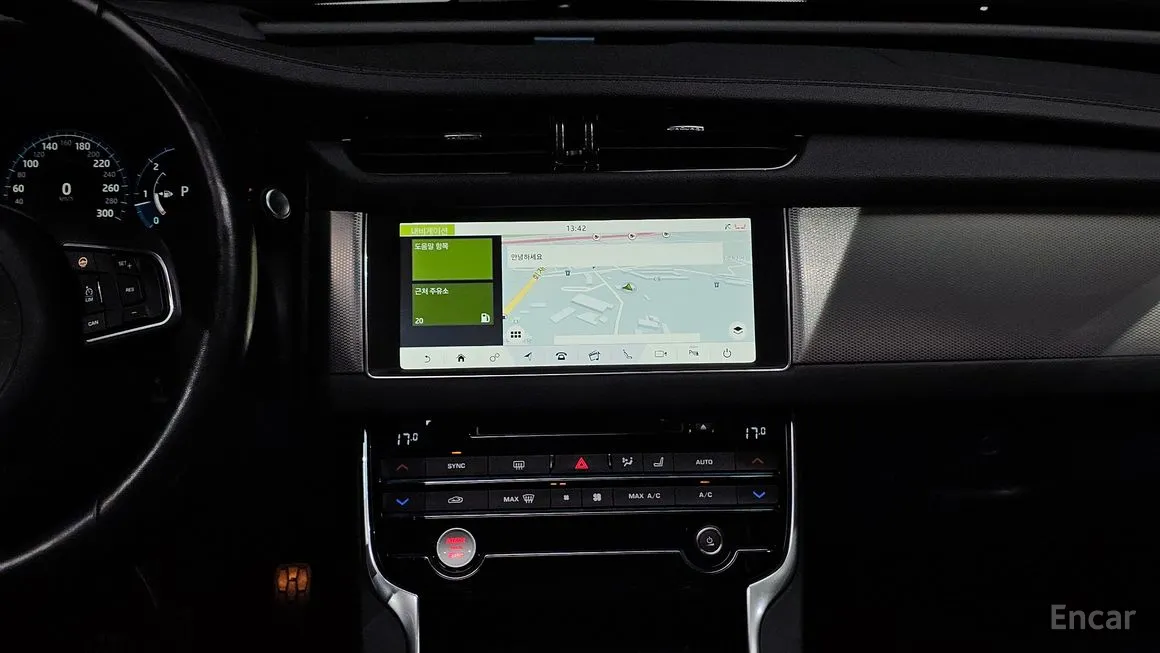 Jaguar XF
