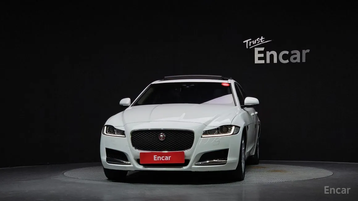 Jaguar XF