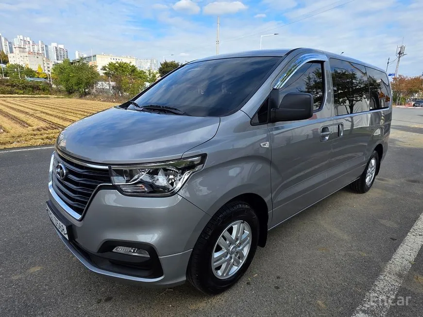 Hyundai Starex