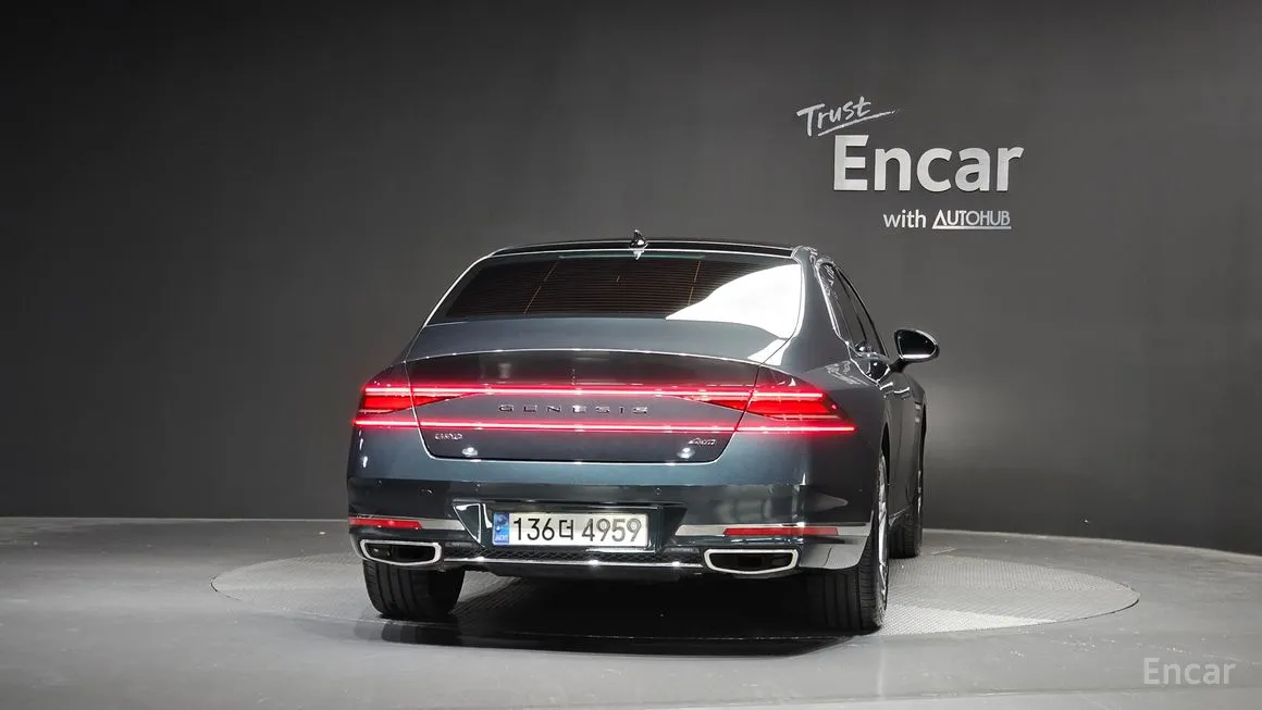 Genesis G90