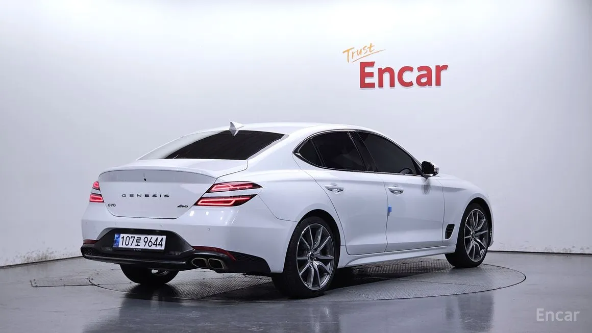 Genesis G70