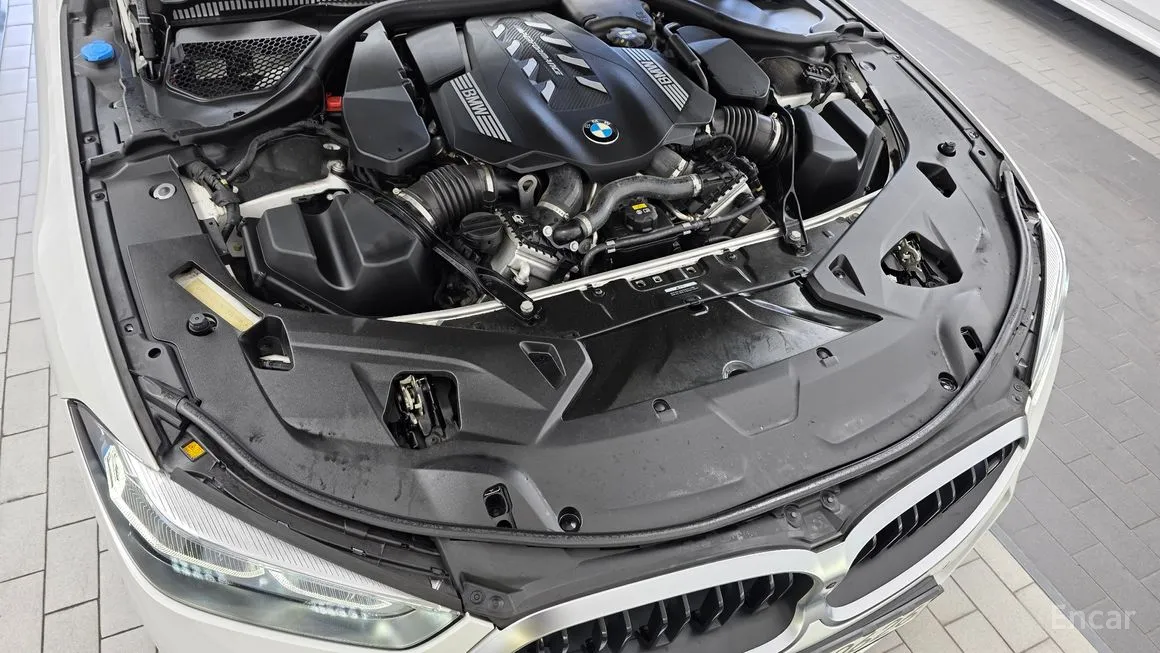 BMW 8-Series