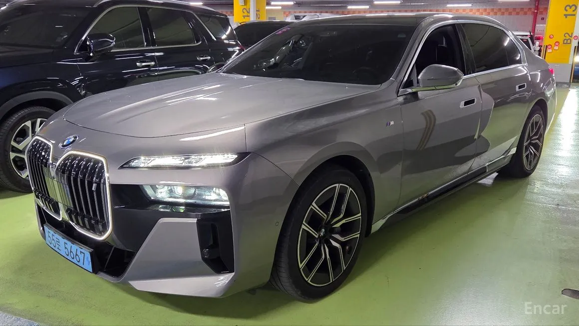 BMW i7