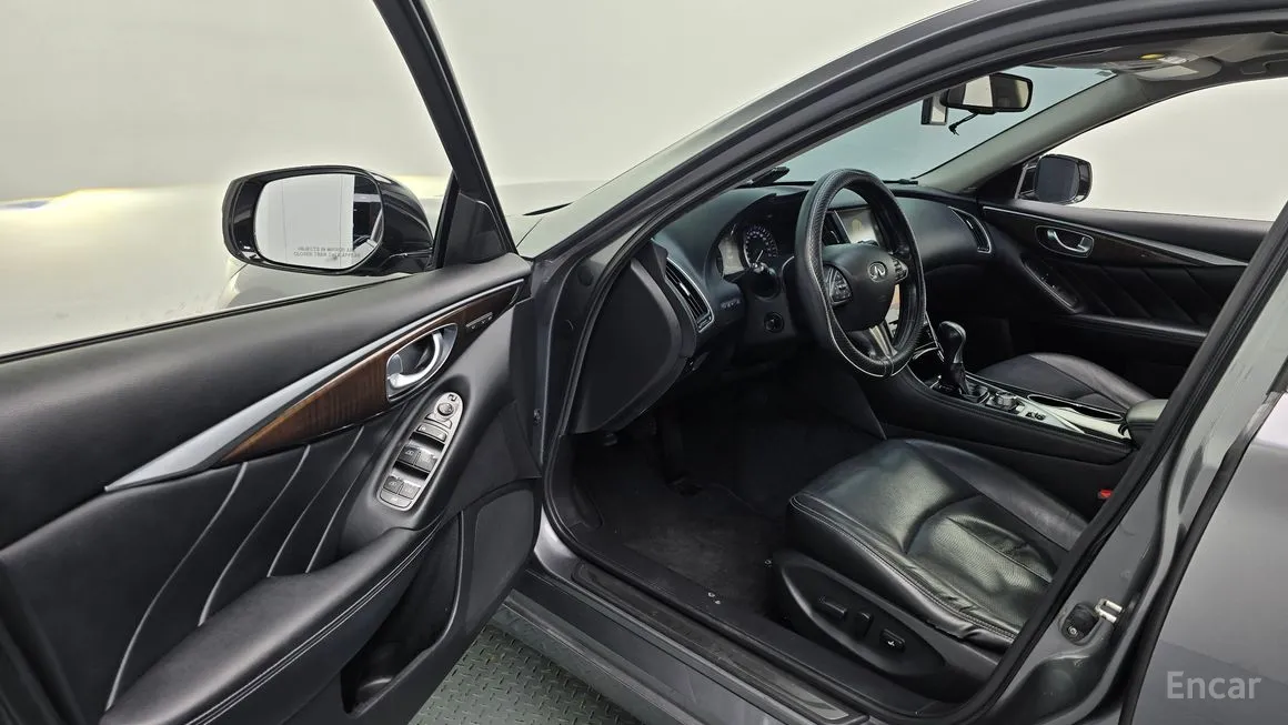 Infiniti Q50