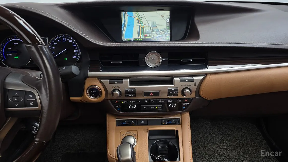 Lexus ES
