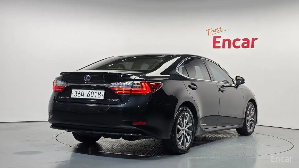 Lexus ES