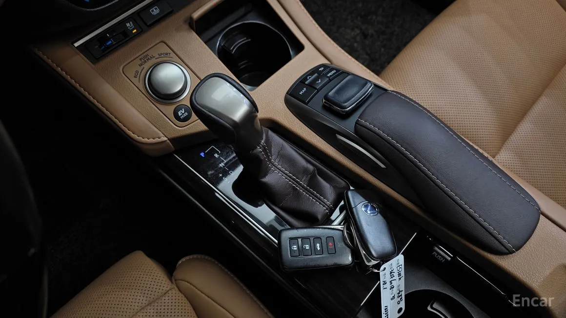 Lexus ES