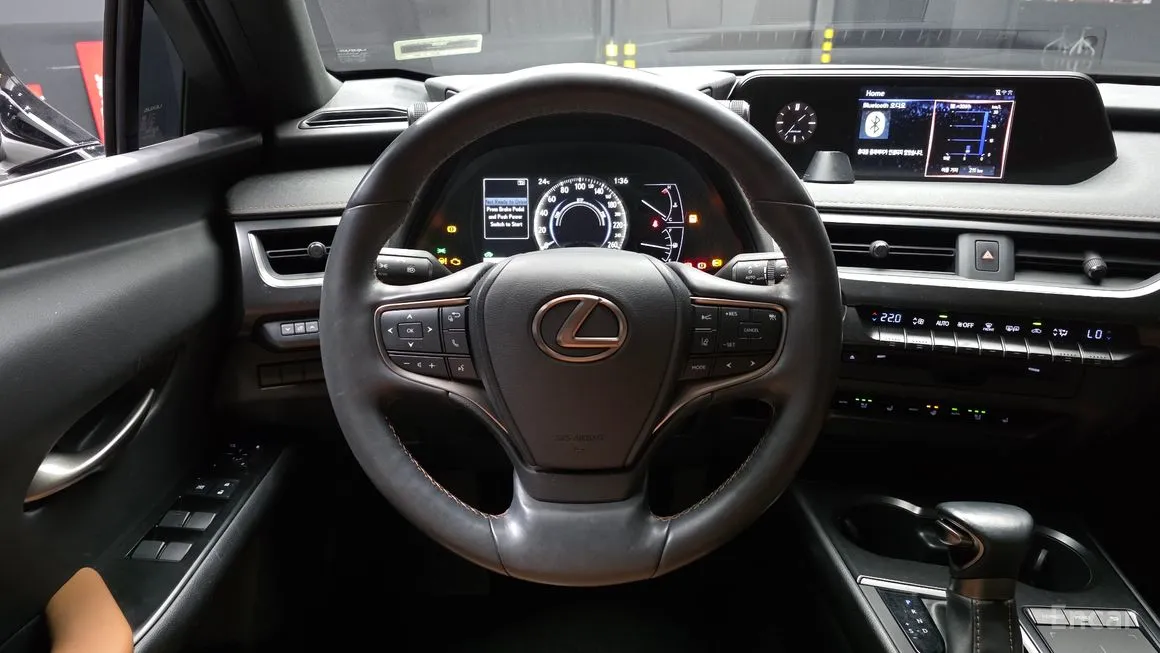Lexus UX