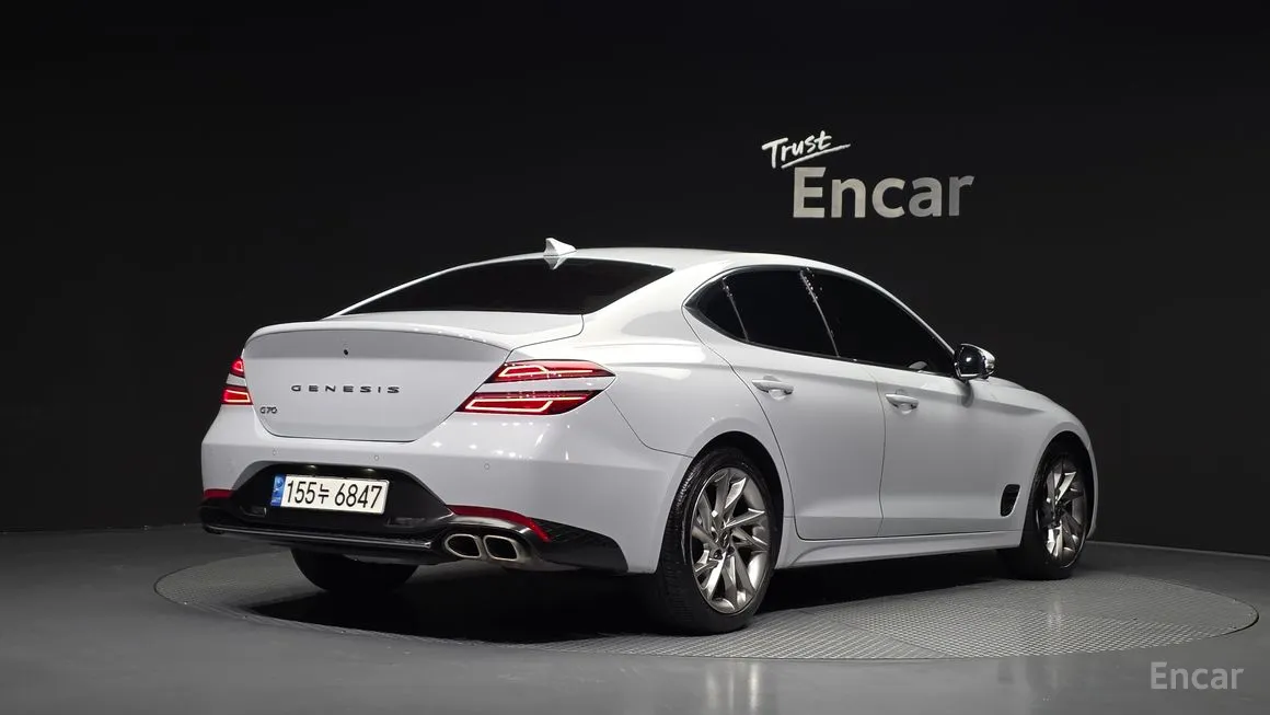 Genesis G70
