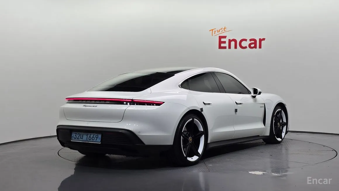 Porsche Taycan