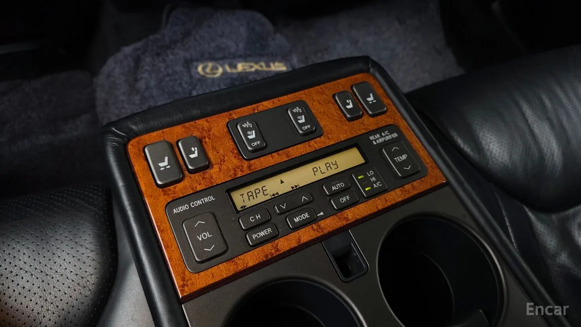 Lexus LS