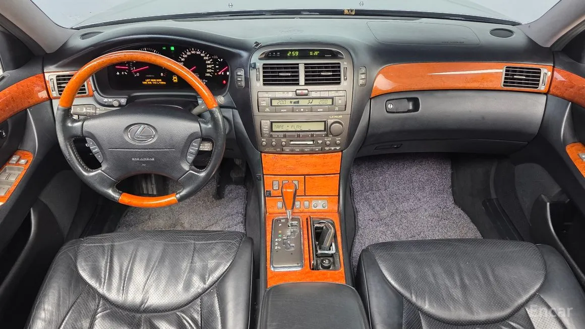 Lexus LS