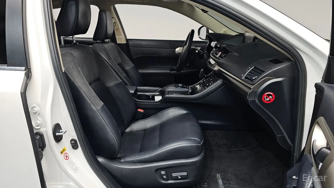 Lexus CT200h