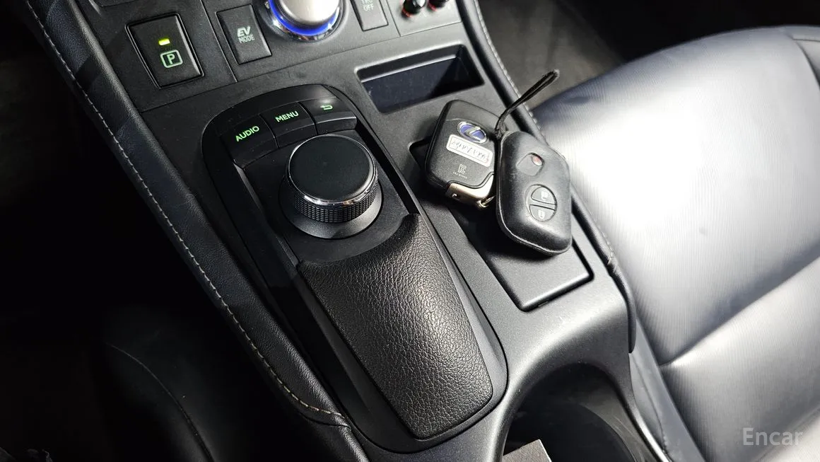 Lexus CT200h