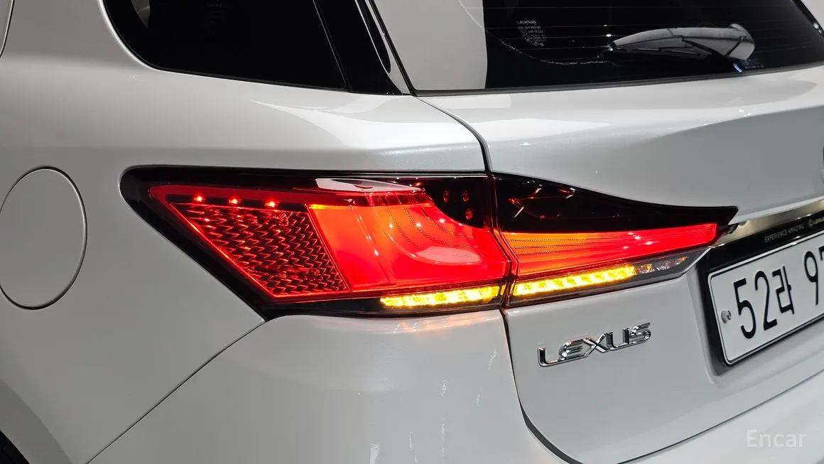 Lexus CT200h