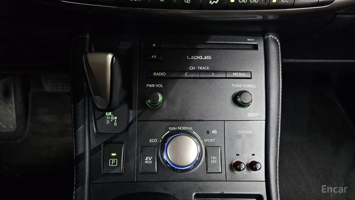 Lexus CT200h