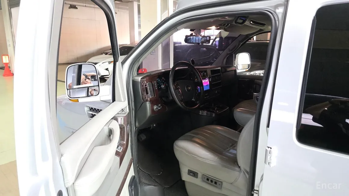 Chevrolet Express Van