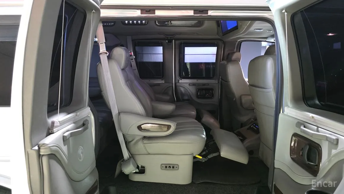 Chevrolet Express Van
