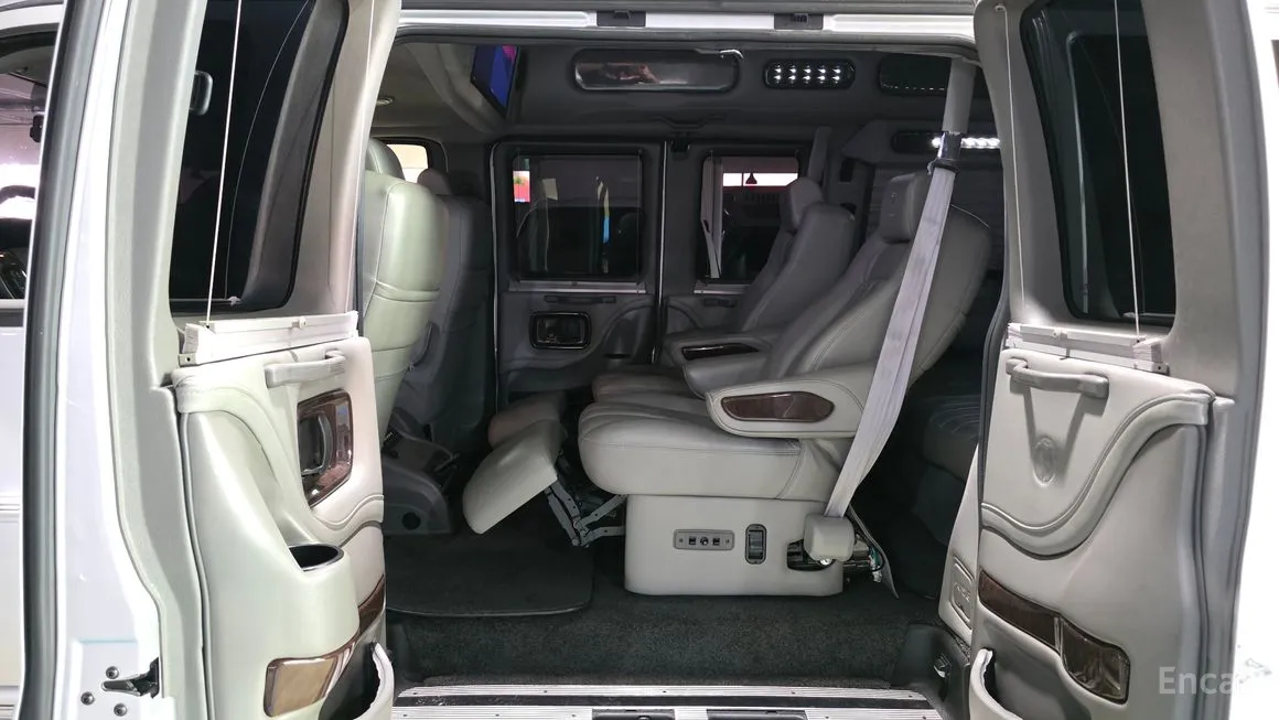 Chevrolet Express Van