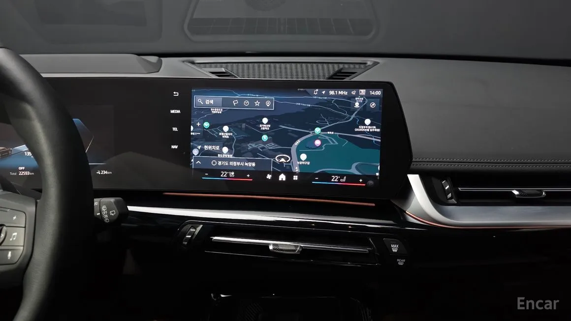 BMW iX1