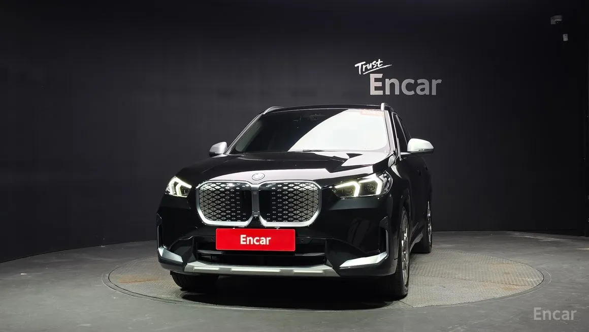 BMW iX1