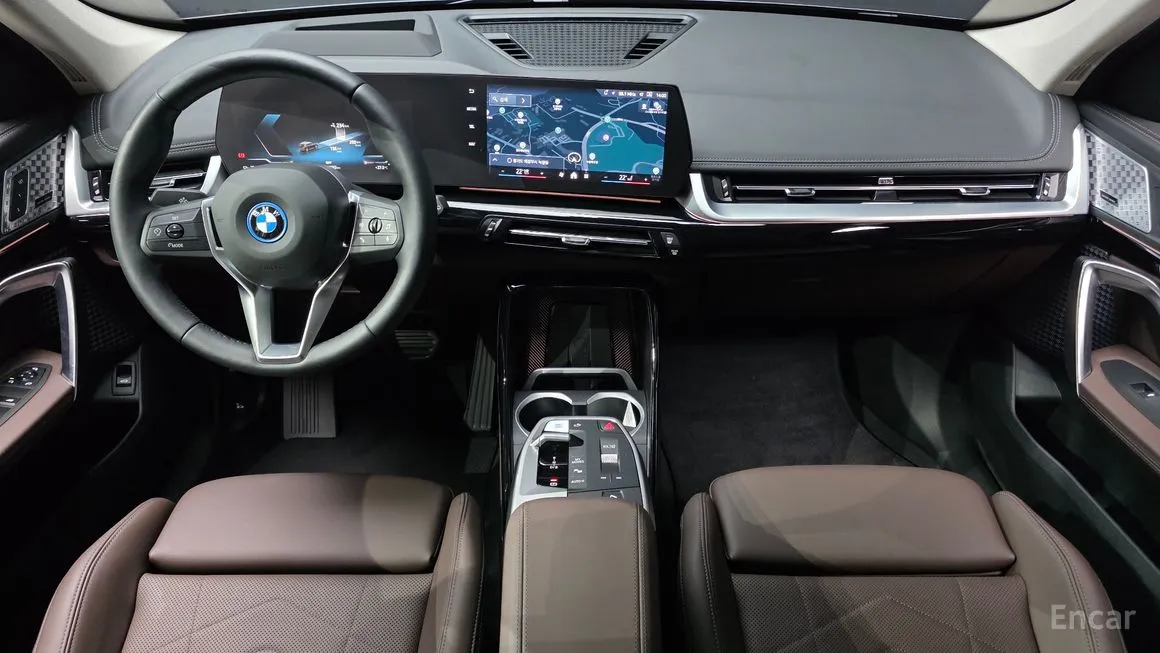 BMW iX1