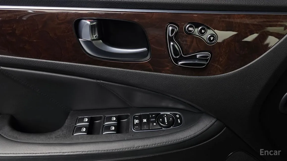 Hyundai Equus