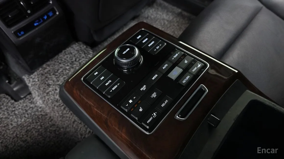 Hyundai Equus