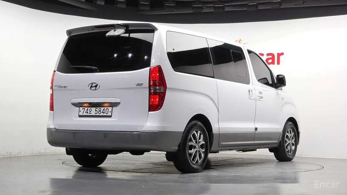 Hyundai Starex