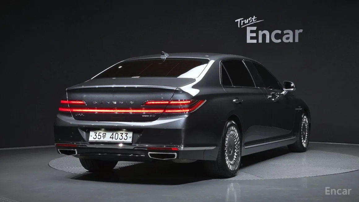 Genesis G90
