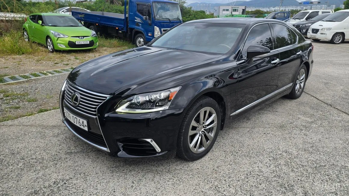 Lexus LS