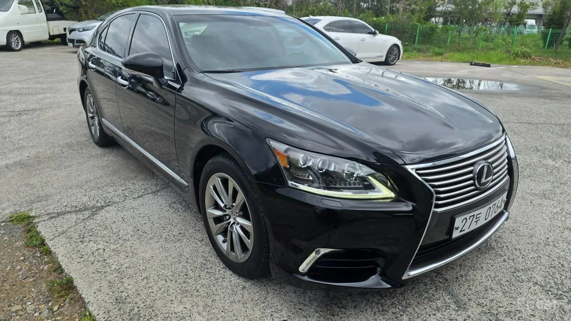 Lexus LS