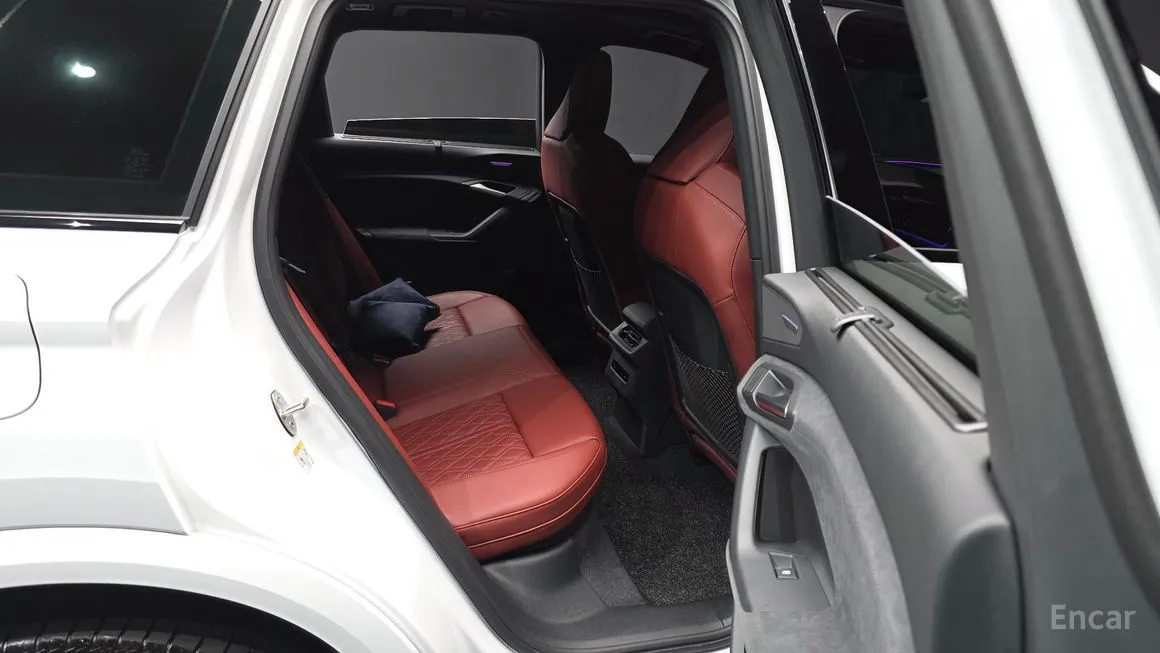 Audi SQ6 e-tron
