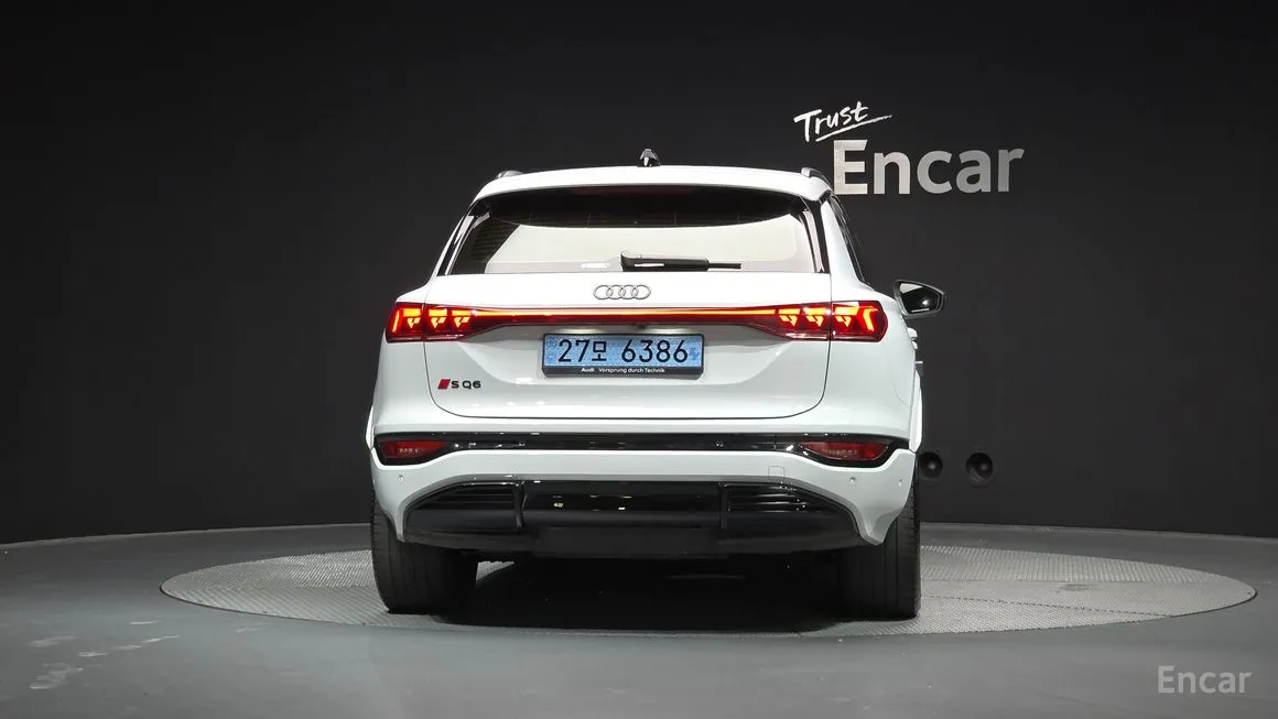Audi SQ6 e-tron
