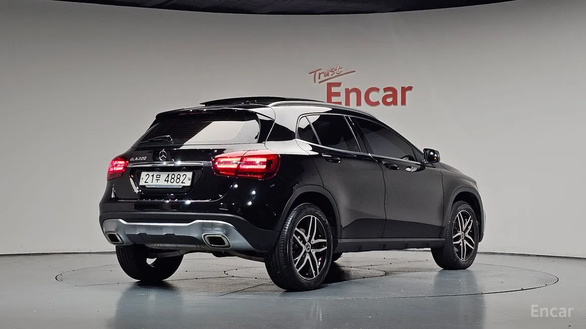 Mercedes-Benz GLA-Class