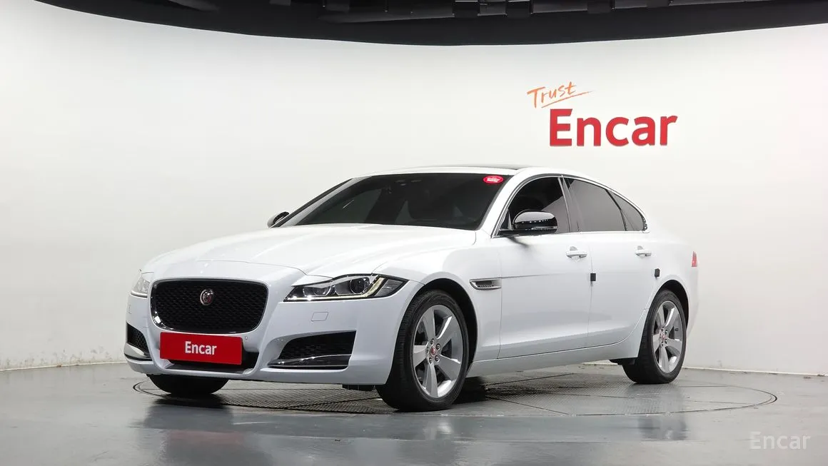 Jaguar XF