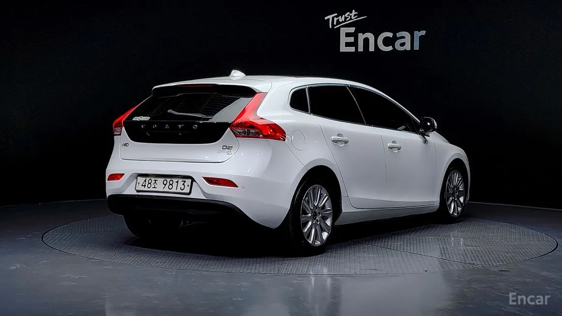 Volvo V40
