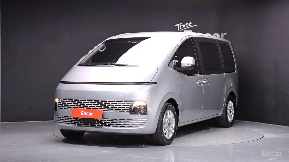 Hyundai Staria