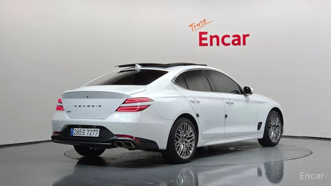 Genesis G70