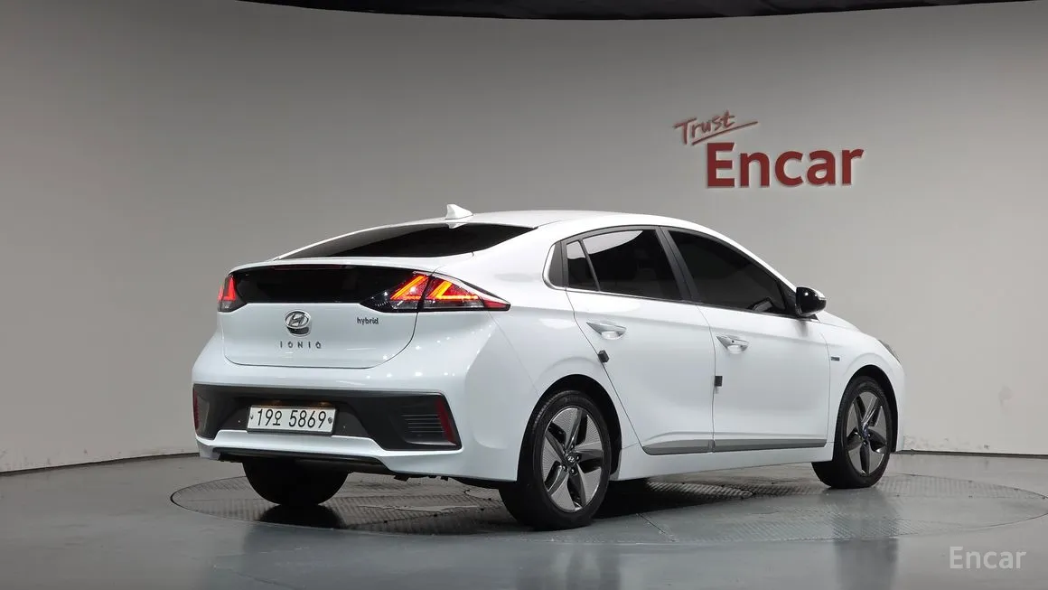 Hyundai Ioniq