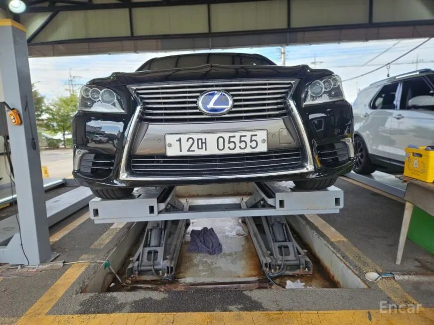 Lexus LS