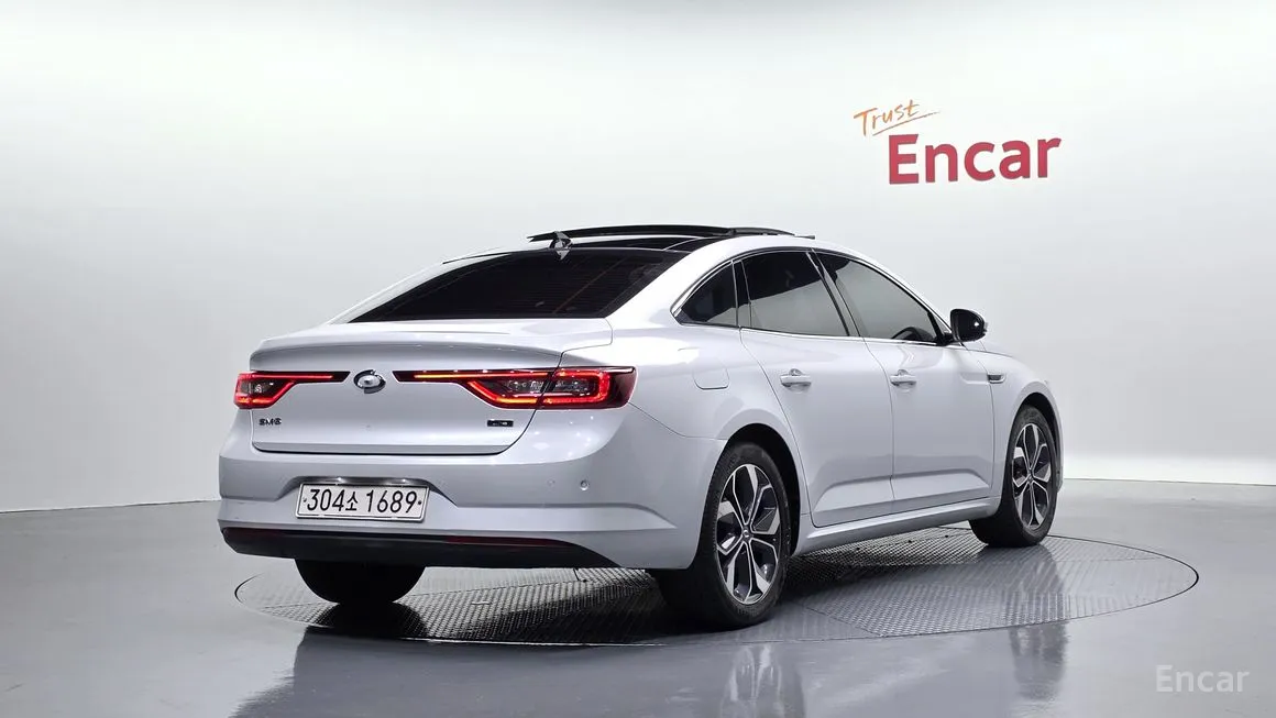 Renault SM6